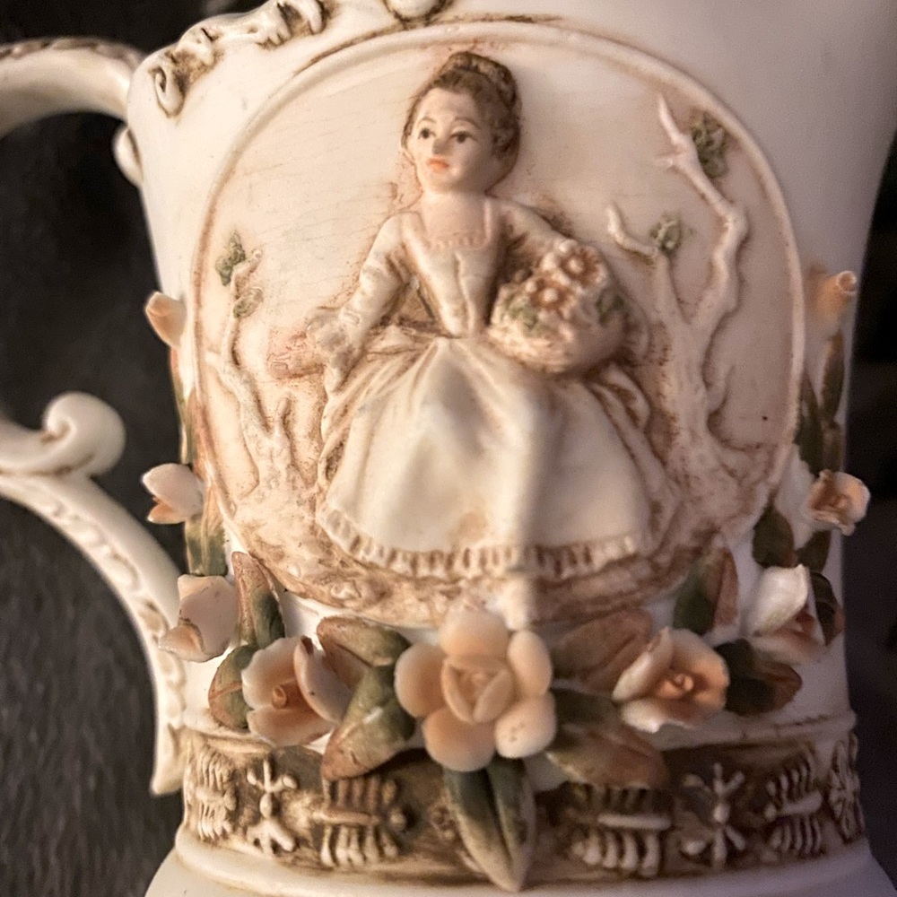VINTAGE LEFTON BONE CHINA PITCHER VASE KW154 HAND PAINTED 6" TALL.